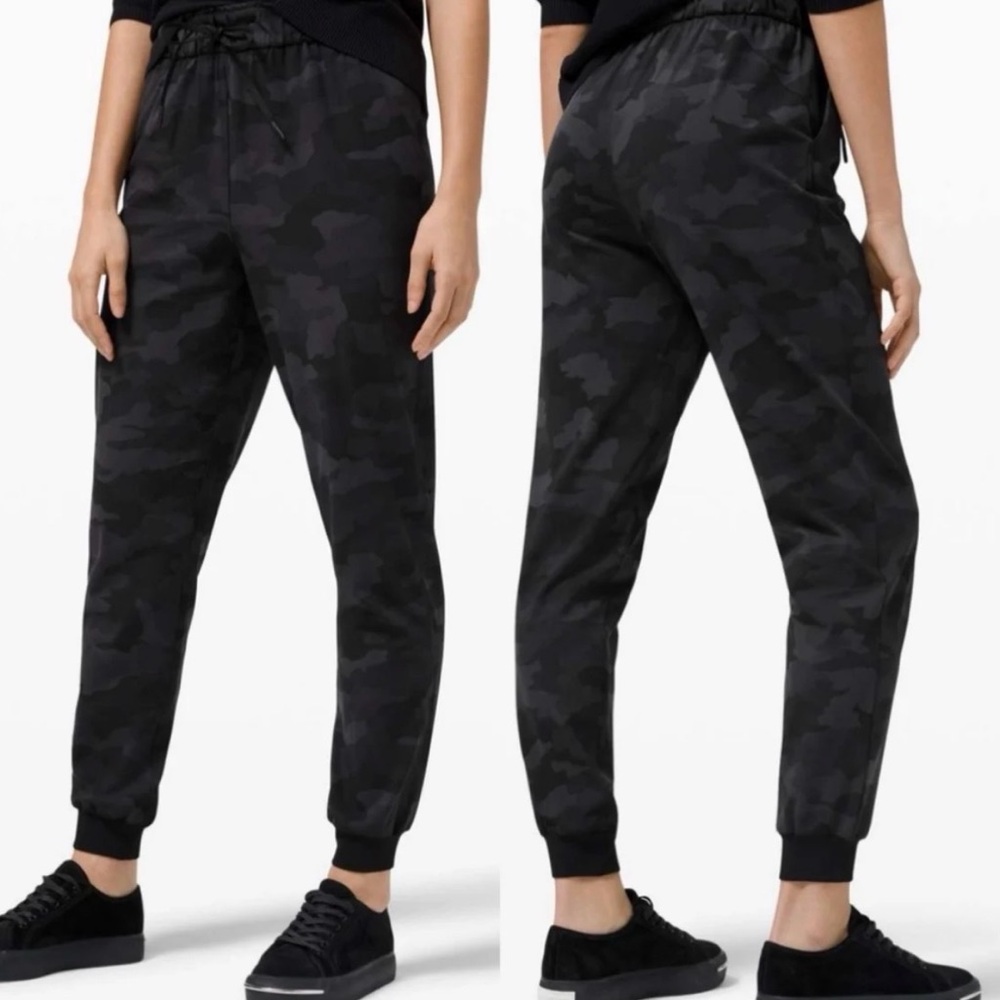 Lululemon on the fly jogger Luxtreme incognito camo gray size 6